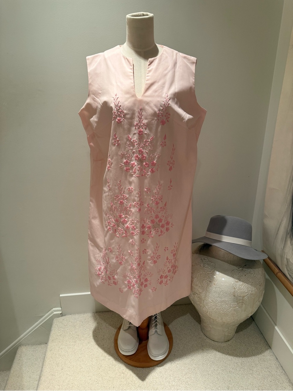 Hand Crafted Light Pink Sleeveless Embroidered Midi Dress